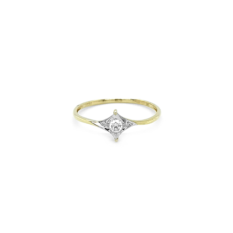 detail Zlatý Zánubní Prsten s Diamanty
