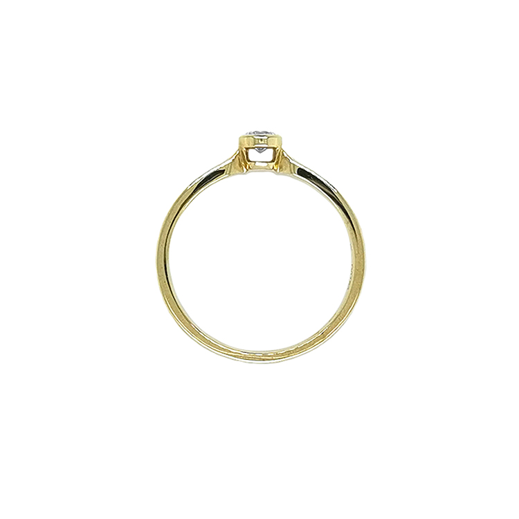 detail Zlatý Zasnubní Prsten s Diamantem