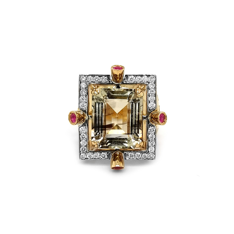 detail Zlatý Prsten s Topazem a Diamanty