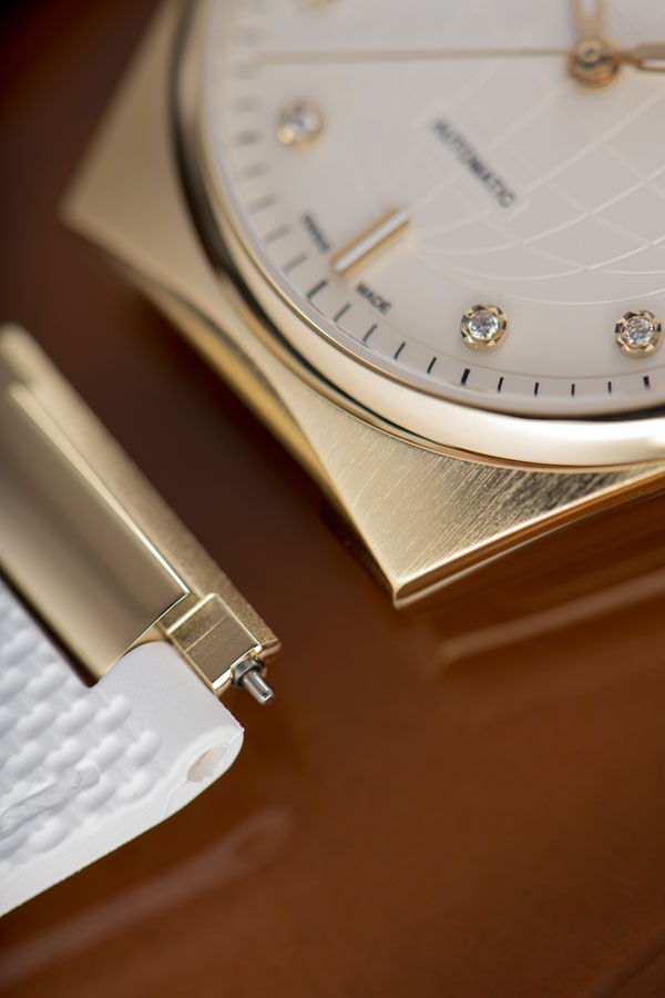 detail Frederique Constant Highlife Ladies Automatic FC-303V2NH3B