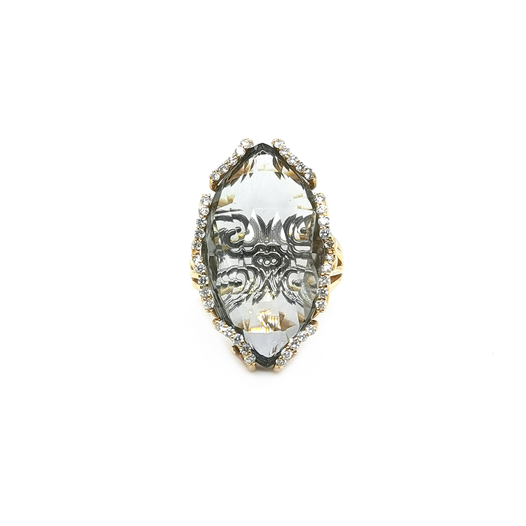 detail Zlatý Prsten s Prasolitem a Diamanty