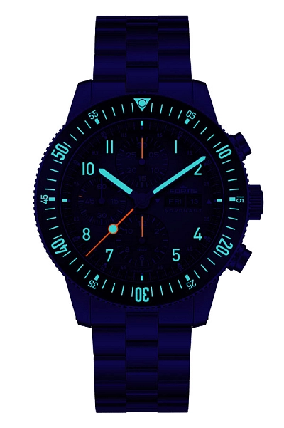 Fortis Novonaut N-42 Legacy Edition on Block Bracelet F2040008