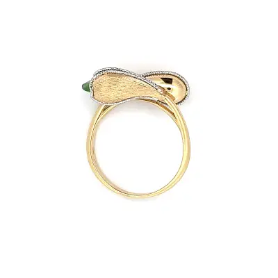 Zlatý prsten se zeleným kamenem