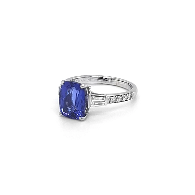 Zlatý Prsten s Tanzanitem a Diamanty