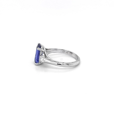 Zlatý Prsten s Tanzanitem a Diamanty