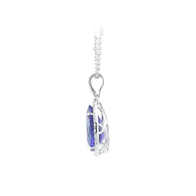 Elegantní Spojení Tanzanitu a Diamantů v Jedinečném Designu