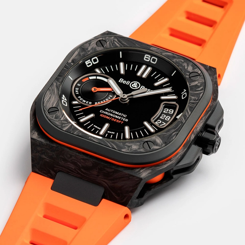 BR-X5-Carbon_Orange-Steel-Produit-3_4_Pers-2_v2_v2.jpg