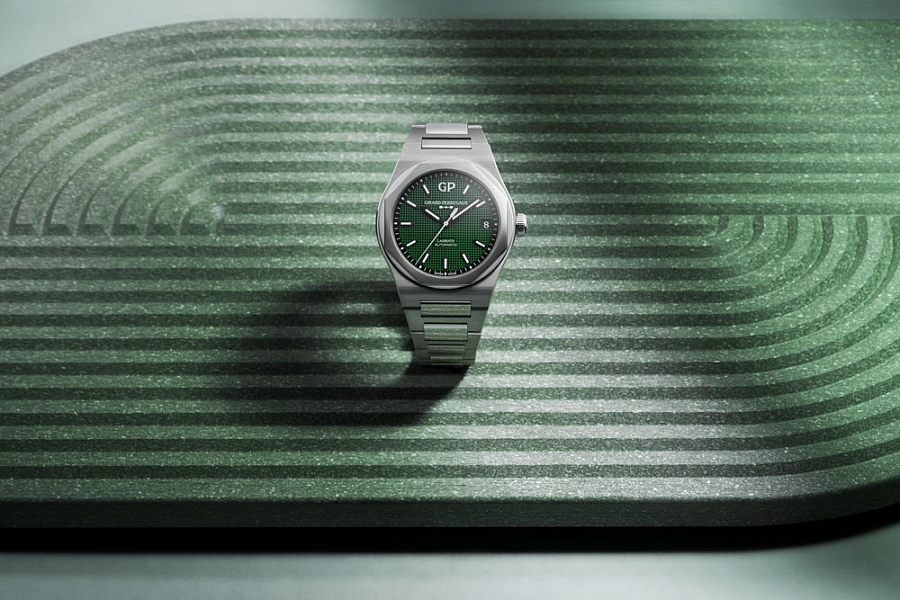 Girard-Perregaux Laureato 42mm 81010-11-3153-1CM