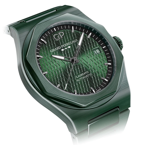 Girard-Perregaux Laureato 42mm Green Ceramic Aston Martin Edition
