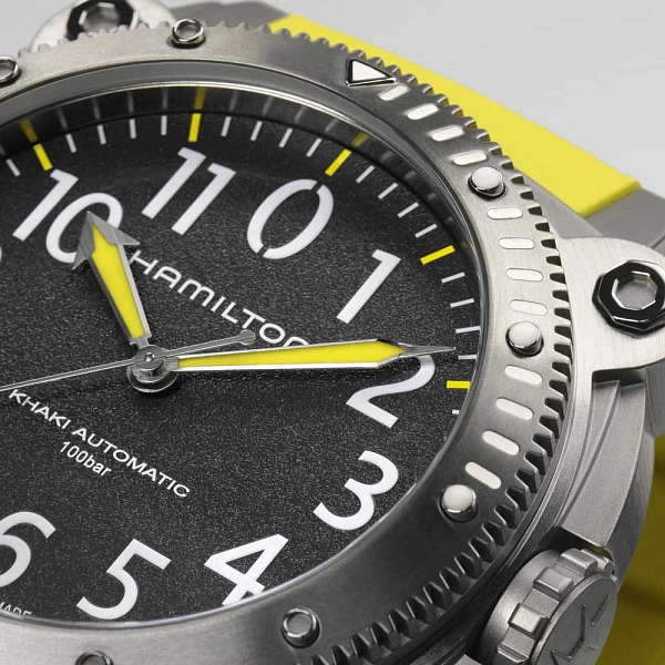 Hamilton Khaki Navy BeLOWZERO Auto Titanium H78535380