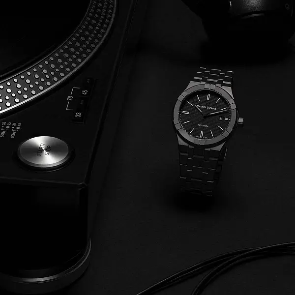 Maurice Lacoix Aikon Automatic Ceramic 42mm AI6008-CRM22-330-2