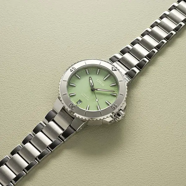 Oris Aquis Date 01 733 7770 4157-07 8 18 05P