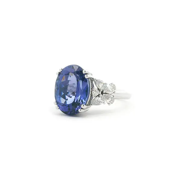 Prsten z bílého zlata s tanzanitem a diamanty
