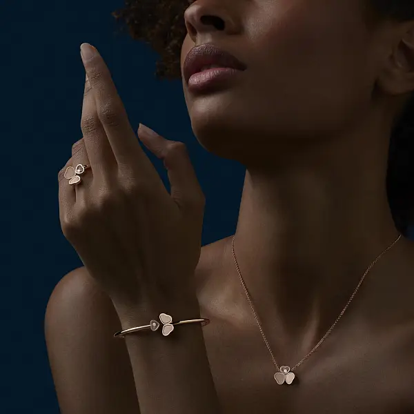 Zlatý Přívěsek Chopard Happy Hearts 81A083-5711