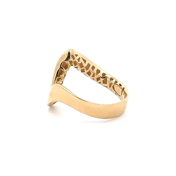 Gold ring – modern geometric shape