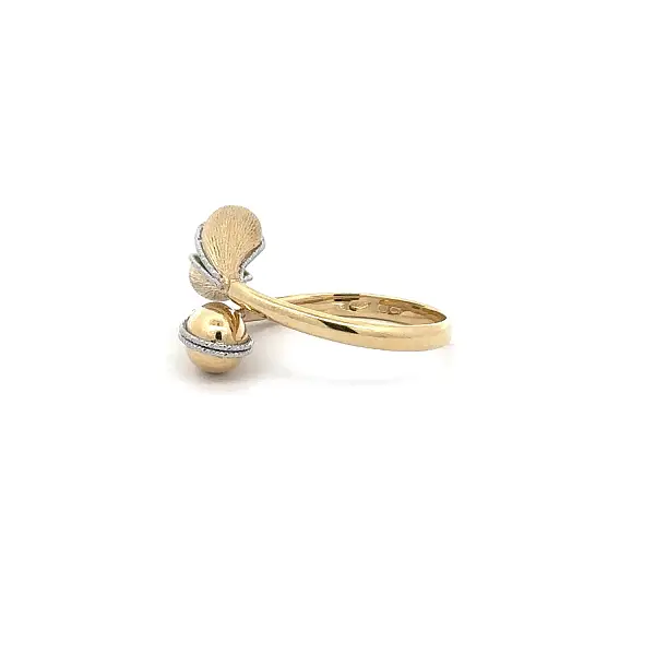 Zlatý prsten se zeleným kamenem