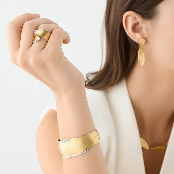 Zlatý prsten Marco Bicego Lunaria Twist AB661 B YW Q6