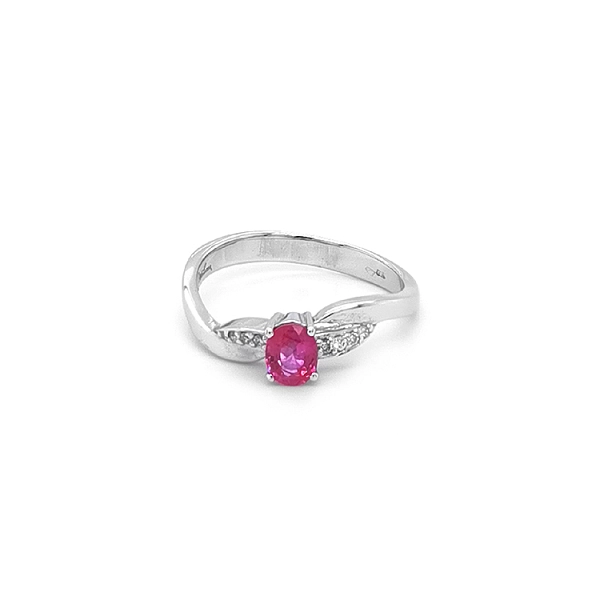 Gold Ring with Ruby and Diamonds