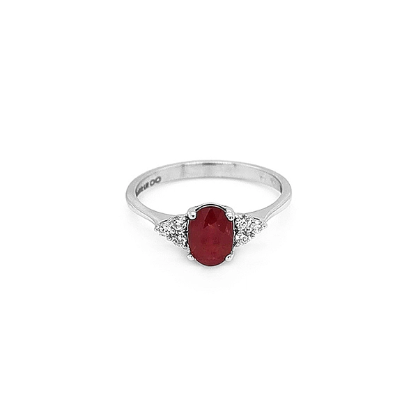 Gold Ring with Ruby and Diamonds