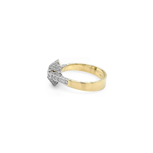Gold Ring with Diamonds