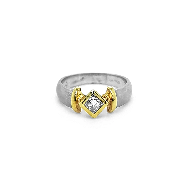 Zlatý Zásnubní Prsten s Diamantem