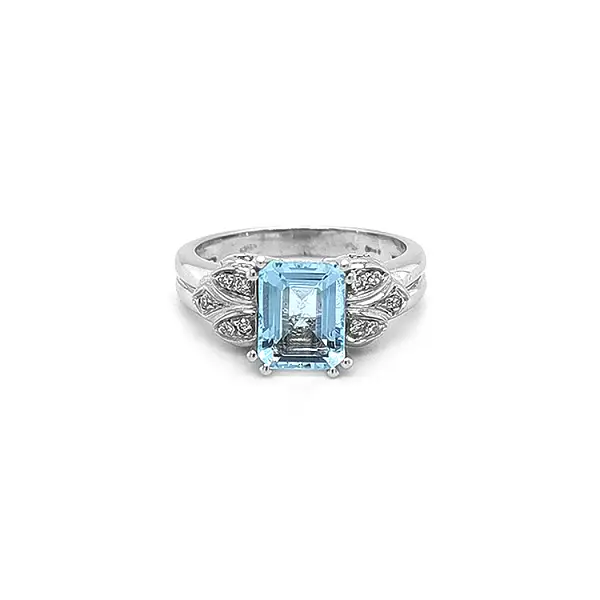 Zlatý Prsten s Akvamarínem a Diamanty