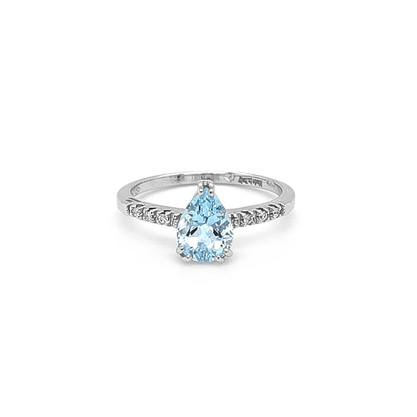 Gold Ring with Aquamarine and Diamonds