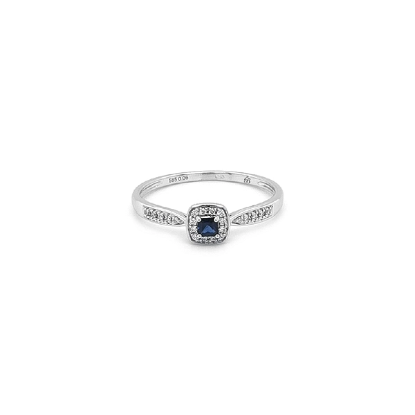 Gold ring with sapphire and diamonds