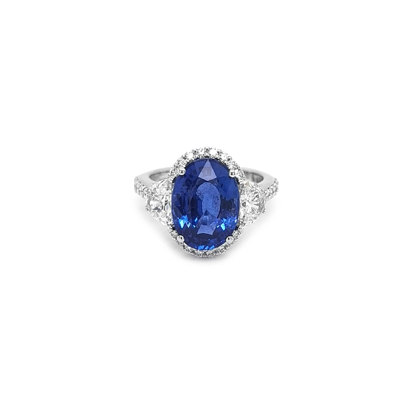 Gold Ring with Sapphire and Diamonds