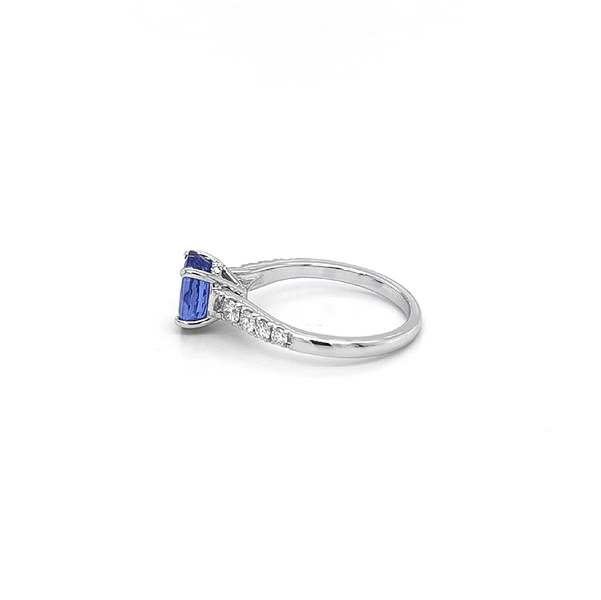 Zlatý Prsten s Tanzanitem a Diamanty
