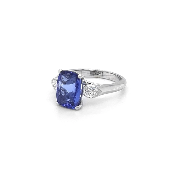 Zlatý Prsten s Tanzanitem a Diamanty