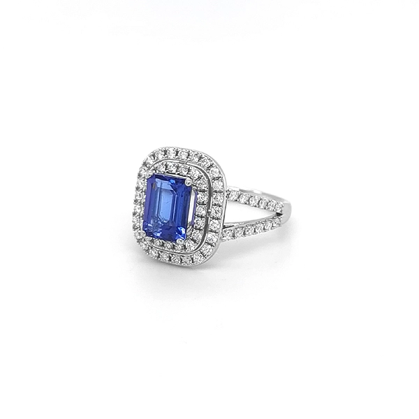 Zlatý Prsten s Tanzanitem a Diamanty