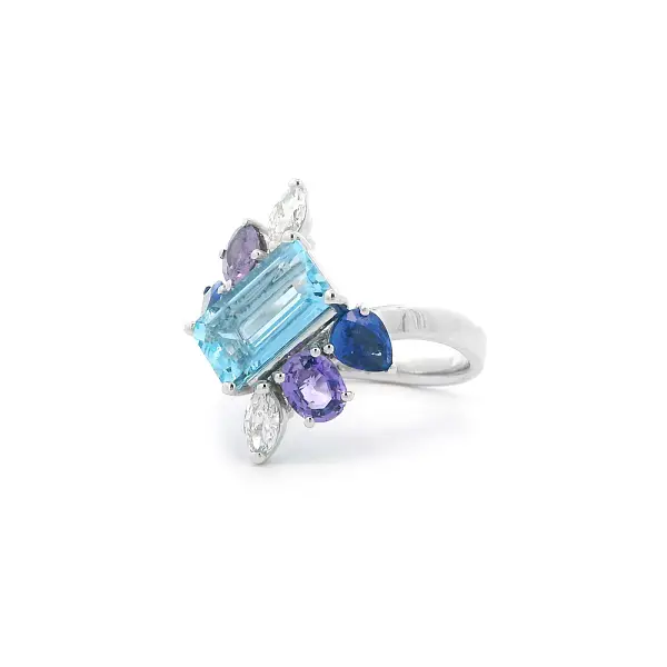 Prsten s Akvamarínem, Safíry a Diamanty v Luxusním Designu
