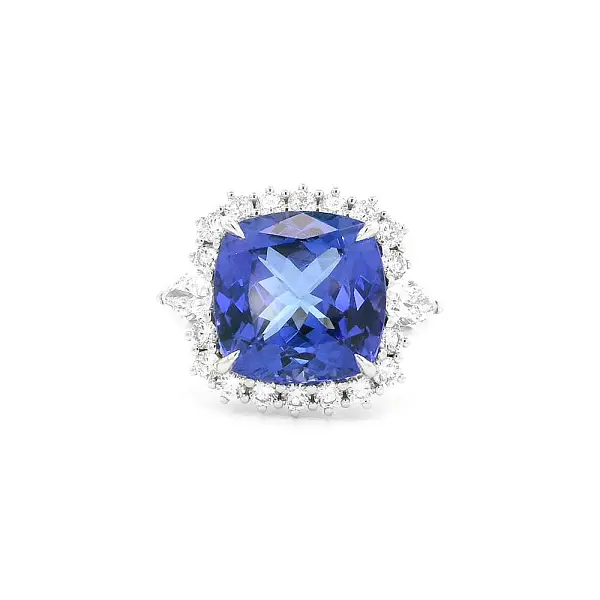 Modrý Poklad – Prsten s Tanzanitem a Diamantovou Elegancí