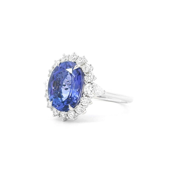 Luxury Jewellery with Tanzanite and Diamonds in White Gold