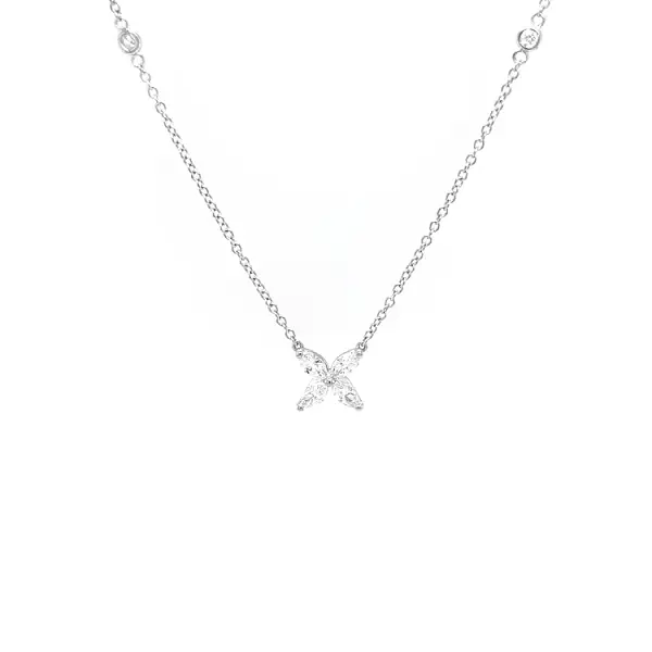 Zlatý přívěsek s diamanty