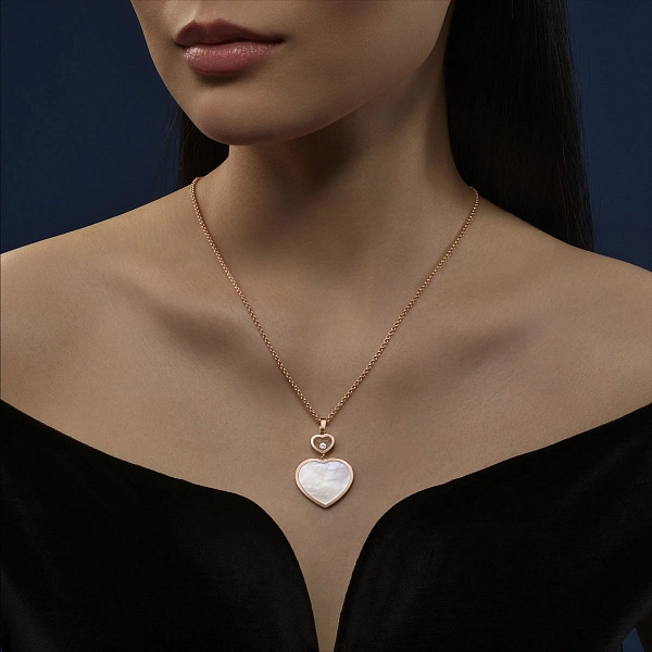Zlatý Přívěsek Chopard Happy Hearts 79A075-5301