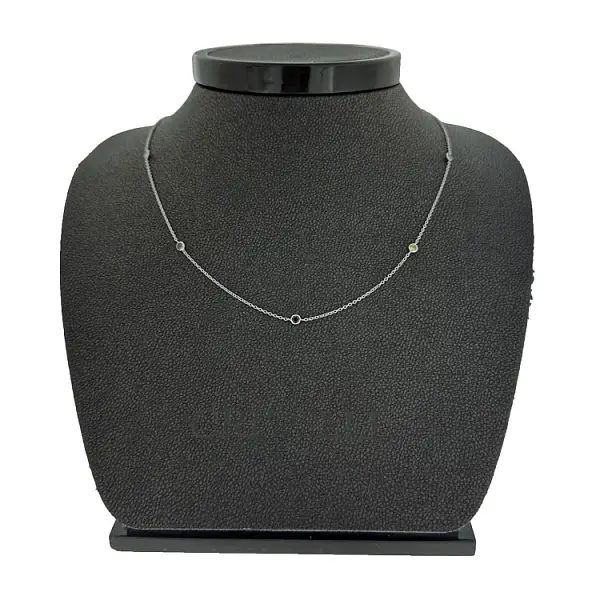 Zlatý Řetízek s Barevnými Kameny