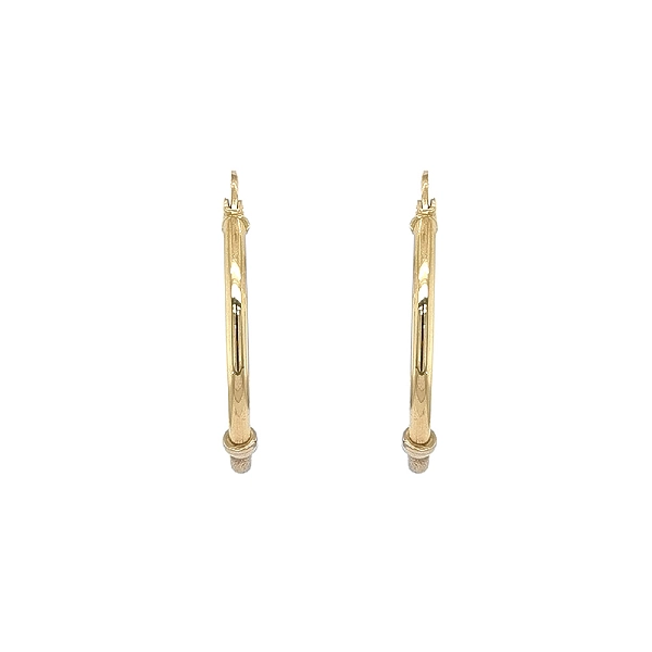 Distinctive Round Earrings with Combination of Shine and Matte