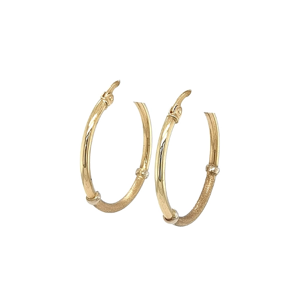 Distinctive Round Earrings with Combination of Shine and Matte