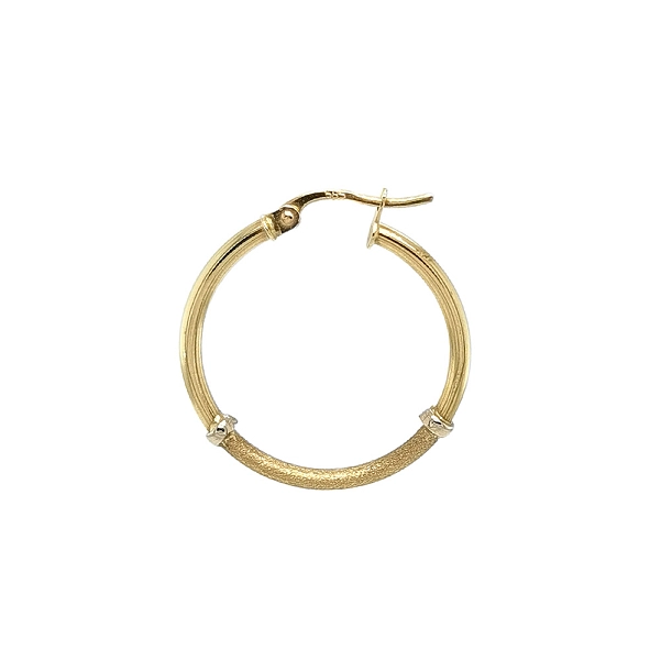 Distinctive Round Earrings with Combination of Shine and Matte