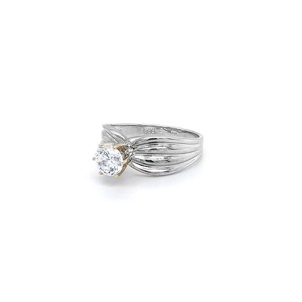 Ring with Zircon made of Combination Gold