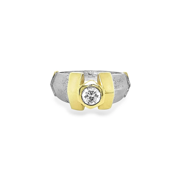 Gold Ring with Zircon