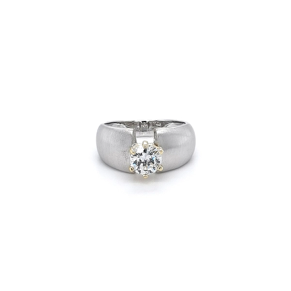 Engagement Ring with Zircon made of Combined Gold
