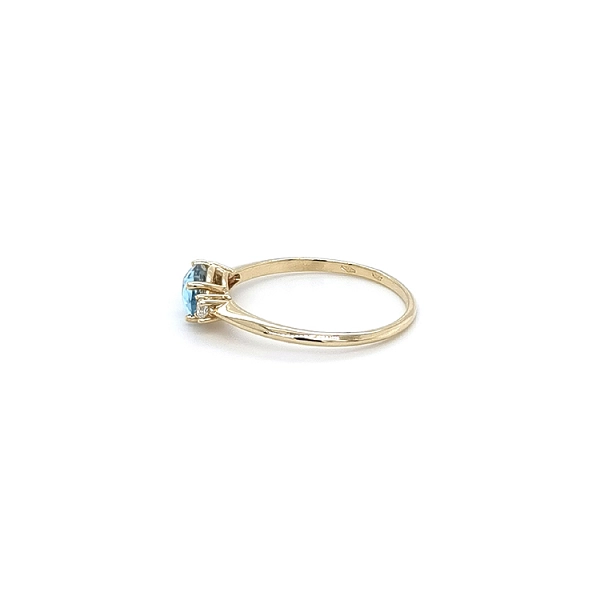 Gold Ring with Topaz