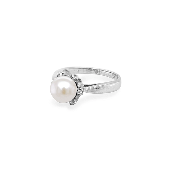 Gold Ring with Pearl and Zircones