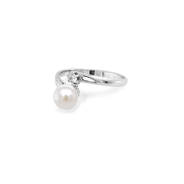 Gold Ring with Pearl and Zircones