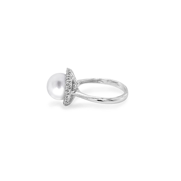 Gold Ring with Pearl and Zircones