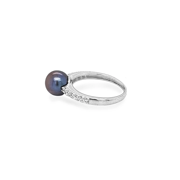 Gold Ring with Black Pearl and Zircons