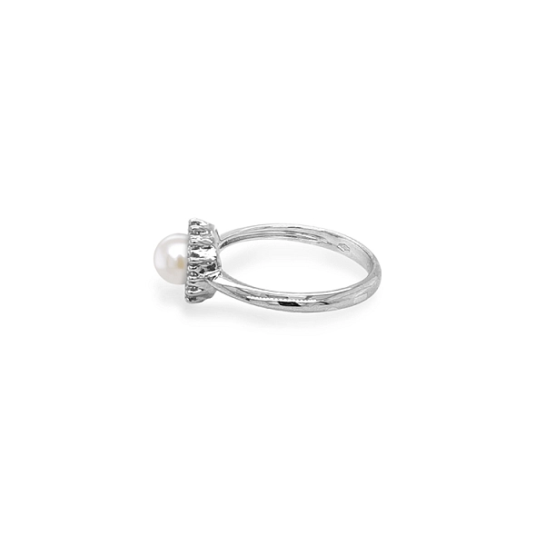 Gold Ring with Pearl and Zircones